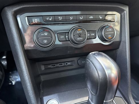 Used 2019 Volkswagen Tiguan SEL Premium image 14