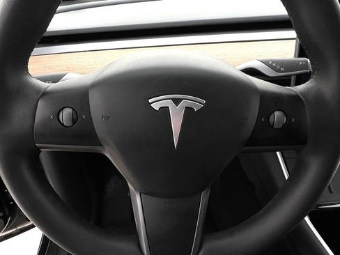 Used 2021 Tesla Model Y Long Range image 17