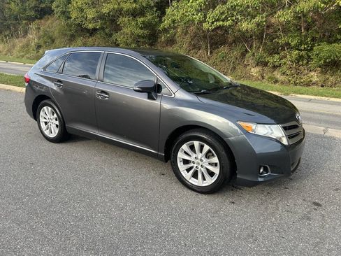 Used 2015 Toyota Venza XLE image 11
