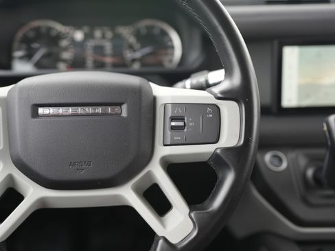 Used 2022 Land Rover Defender 90 AWD/4WD image 23