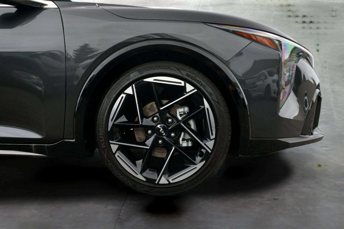Used 2025 Kia K4 GT-Line w/ GT-Line Sunroof Package FWD image 9