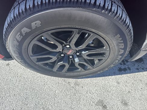 Used 2023 GMC Sierra 1500 Elevation w/ X31 Off-Road Package image 11