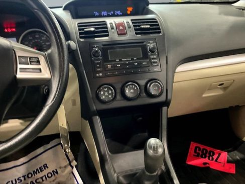 Used 2014 Subaru Crosstrek 2.0i Premium AWD/4WD image 9