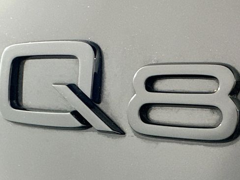 Used 2023 Audi Q8 Premium Plus w/ Premium Plus Package image 10