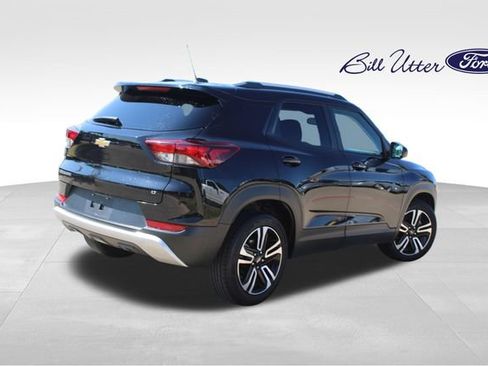 Used 2023 Chevrolet TrailBlazer LT w/ Convenience Package FWD image 5