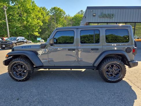 Used 2023 Jeep Wrangler Unlimited w/ Sun & Screen Package AWD/4WD image 7