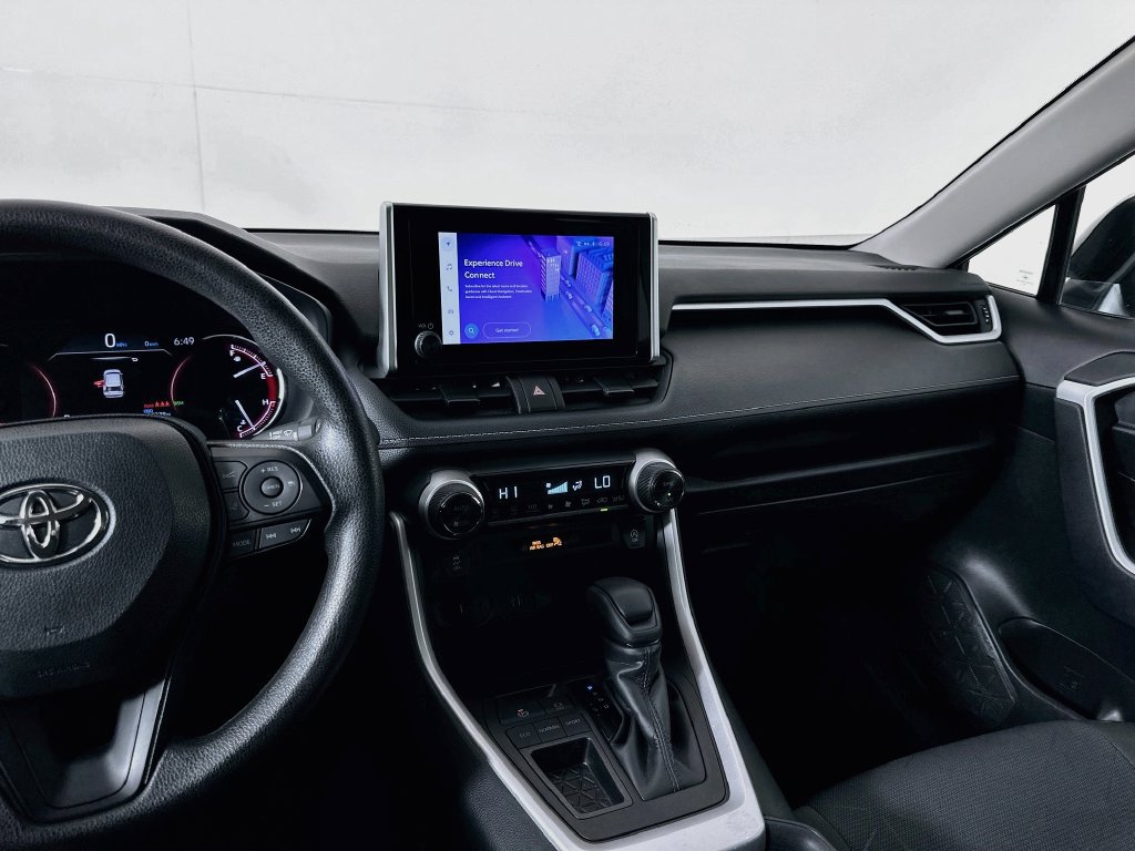 Used 2025 Toyota RAV4 XLE FWD image 22