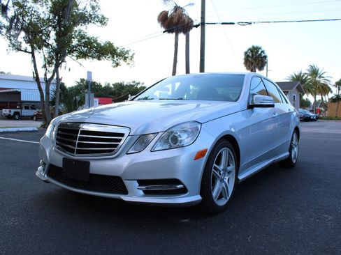 Used 2013 Mercedes-Benz E 350 4MATIC Sedan image 2