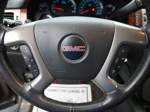 Used 2014 GMC Yukon SLT w/ SLT-2 Equipment Package AWD/4WD image 16