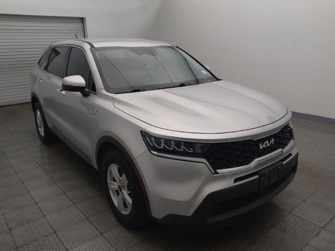 Used 2022 Kia Sorento LX FWD image 13