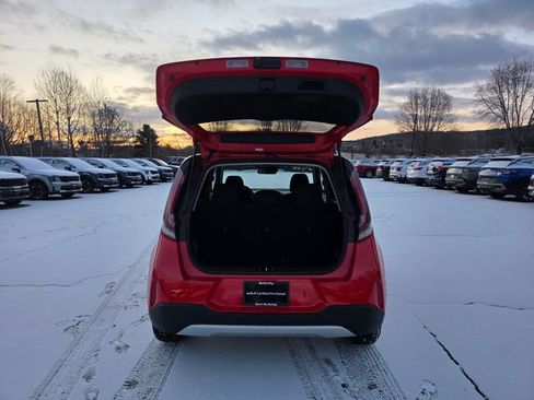 Certified 2025 Kia Soul LX w/ LX Technology Package image 11