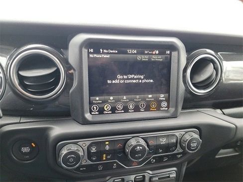 Used 2020 Jeep Wrangler Unlimited Sahara image 11