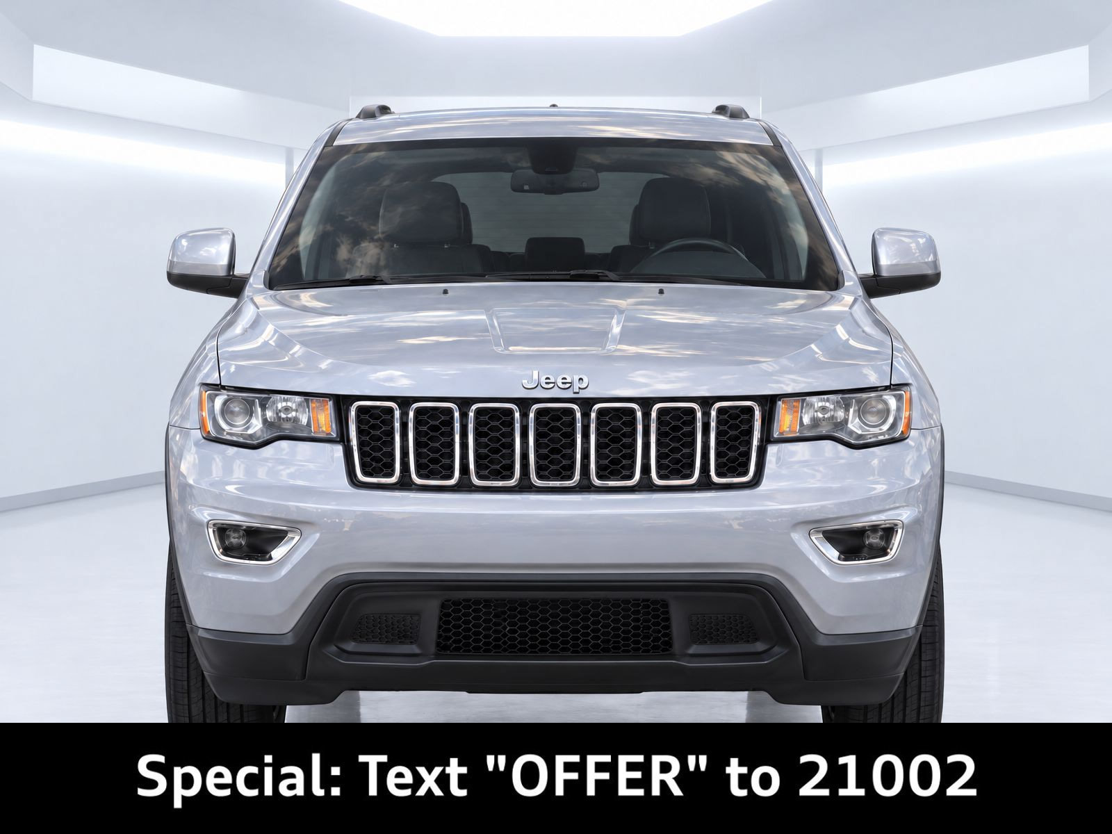 Used 2020 Jeep Grand Cherokee Laredo AWD/4WD image 5