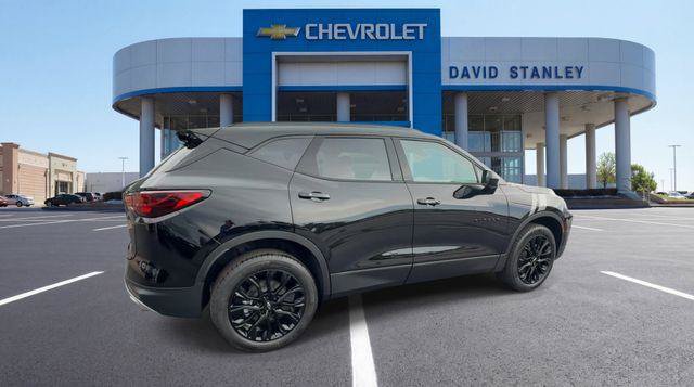 New 2026 Chevrolet Blazer LT w/ LPO, Black Sport Package FWD image 8