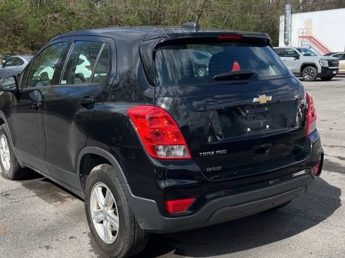 Used 2018 Chevrolet Trax LS AWD/4WD image 2