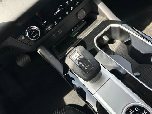 New 2026 Mitsubishi Outlander ES AWD/4WD image 18