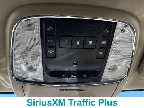 Used 2020 Jeep Grand Cherokee Overland AWD/4WD image 23