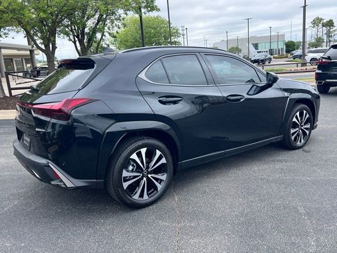 New 2026 Lexus UX 300h FWD image 3