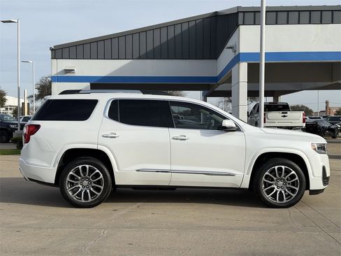 Used 2023 GMC Acadia Denali w/ Denali Ultimate Package image 3