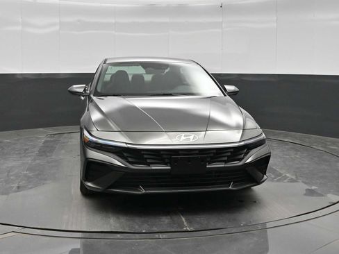 New 2026 Hyundai Elantra Hybrid FWD image 2