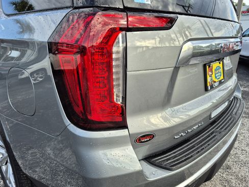 Used 2024 GMC Yukon Denali w/ Advanced Technology Package AWD/4WD image 10