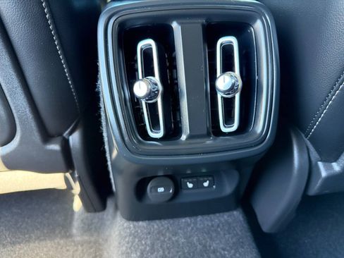 Used 2021 Volvo XC40 T5 Momentum AWD/4WD image 27