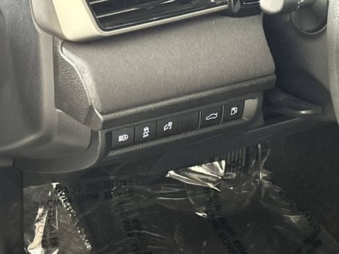 Used 2025 Toyota Camry LE FWD image 13