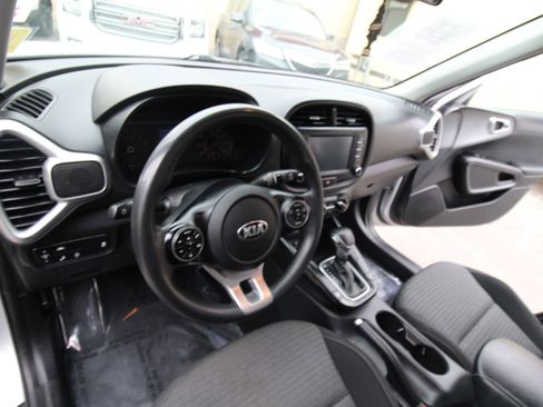 Used 2020 Kia Soul S image 10
