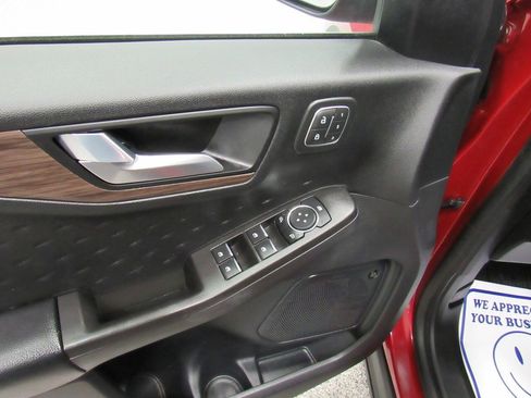 Used 2020 Ford Escape Titanium AWD/4WD image 29