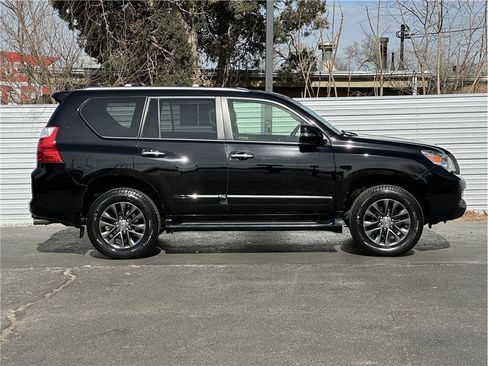 Used 2013 Lexus GX 460 image 9
