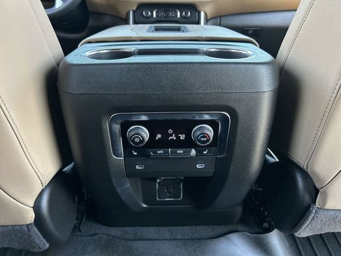 Used 2024 Chevrolet Tahoe Premier w/ Premium Package 2 AWD/4WD image 22