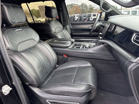 Used 2022 Jeep Grand Wagoneer Series II image 34