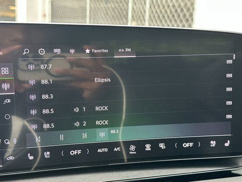 New 2025 Audi Q6 e-tron Premium Plus image 18