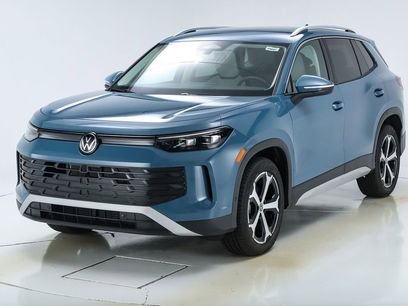 New 2025 Volkswagen Tiguan SE