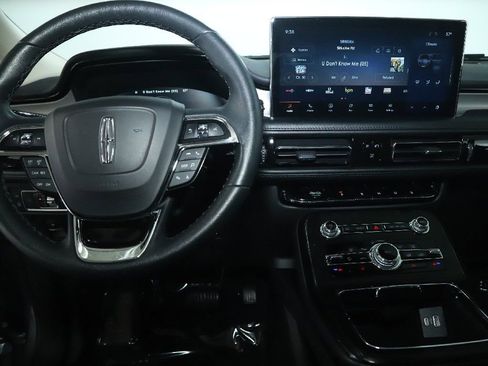 Certified 2023 Lincoln Nautilus AWD w/ Premium Package image 28