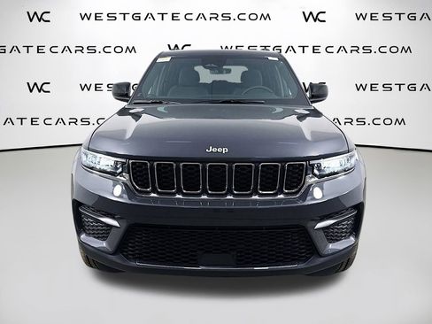New 2025 Jeep Grand Cherokee Laredo image 4
