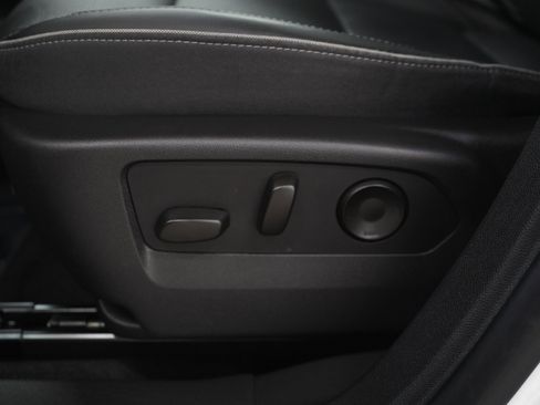 Used 2021 Buick Envision Essence w/ Technology Package I AWD/4WD image 28