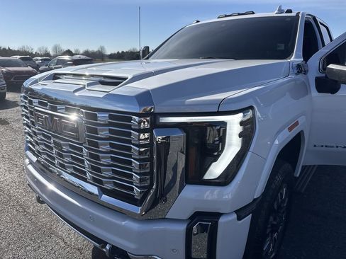 Certified 2025 GMC Sierra 2500 Denali w/ Max Trailering Package image 37