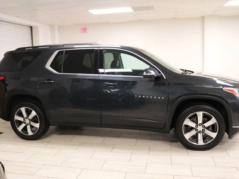 Used 2020 Chevrolet Traverse LT w/ LT Premium Package image 11
