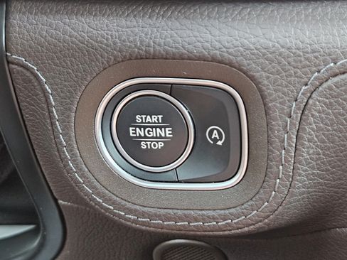 Used 2021 Mercedes-Benz GLS 450 4MATIC image 17