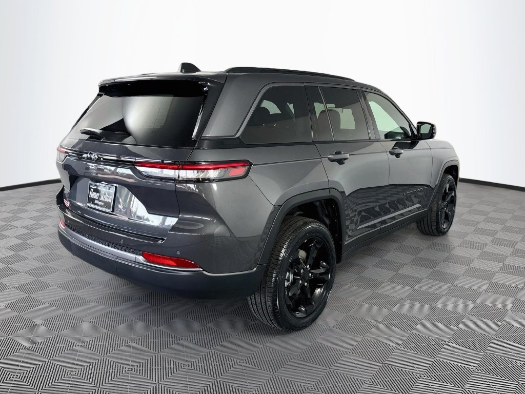 New 2026 Jeep Grand Cherokee Limited w/ Limited Altitude Package AWD/4WD image 4