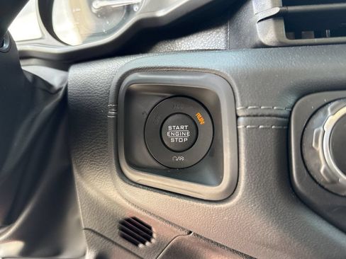 Used 2024 Jeep Wrangler Unlimited Sahara AWD/4WD image 17