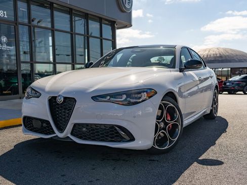 New 2025 Alfa Romeo Giulia w/ Veloce Package Rwd image 2