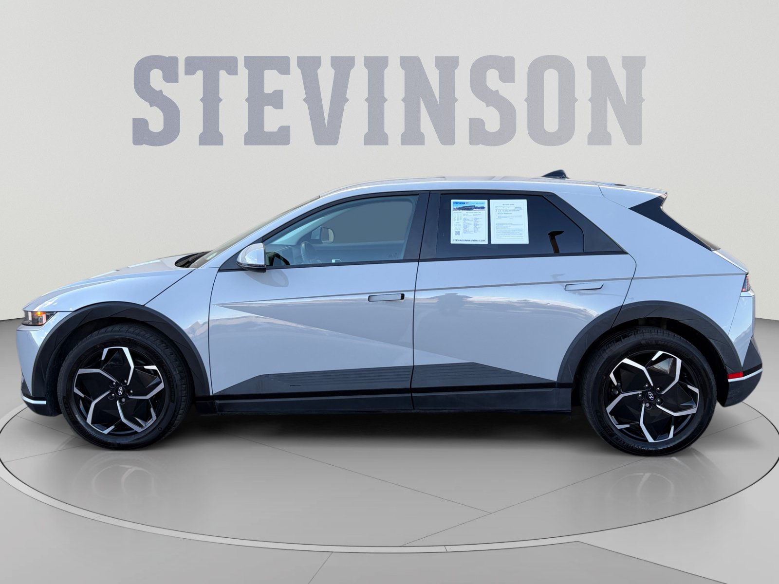 Used 2024 Hyundai Ioniq 5 SEL AWD/4WD image 2