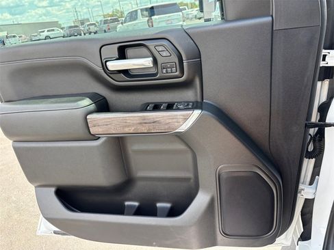 Used 2020 Chevrolet Silverado 2500 LTZ w/ LTZ Plus Package image 22