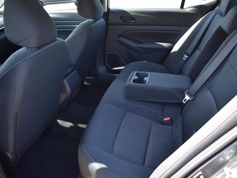 Used 2025 Nissan Altima 2.5 SV image 17