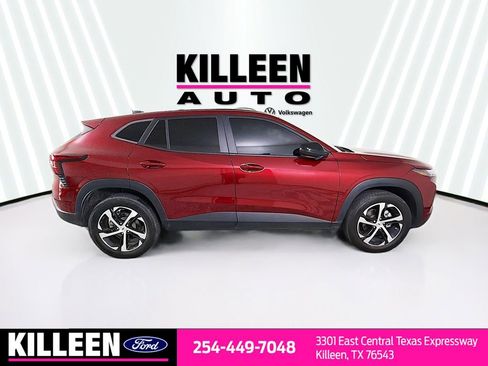 Used 2025 Chevrolet Trax RS w/ Sunroof Package image 9