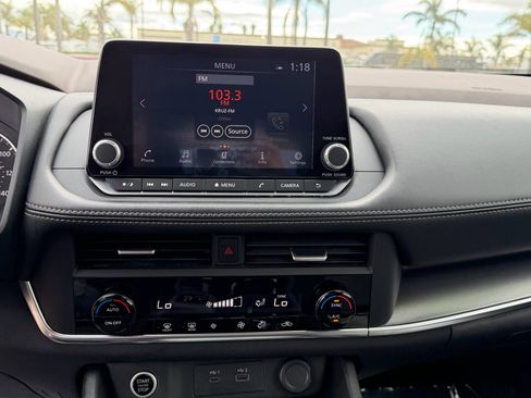 Used 2023 Nissan Rogue SV FWD image 12