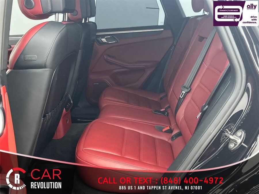 Used 2024 Porsche Macan GTS AWD/4WD image 39