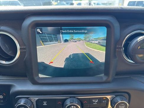 Used 2020 Jeep Gladiator Overland w/ Popular Equipment Package AWD/4WD image 22
